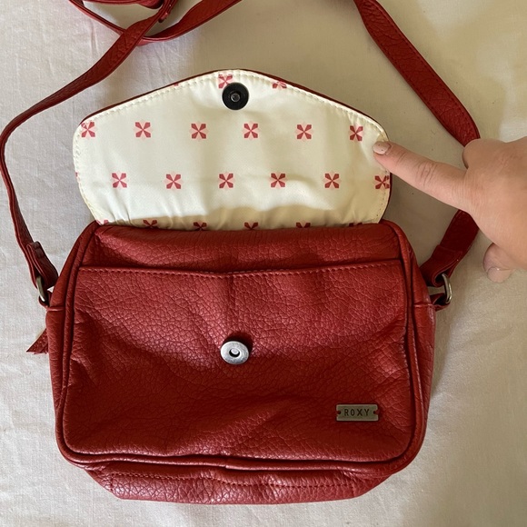 ROXY Crossbody Bag Purse - Picture 4 of 5